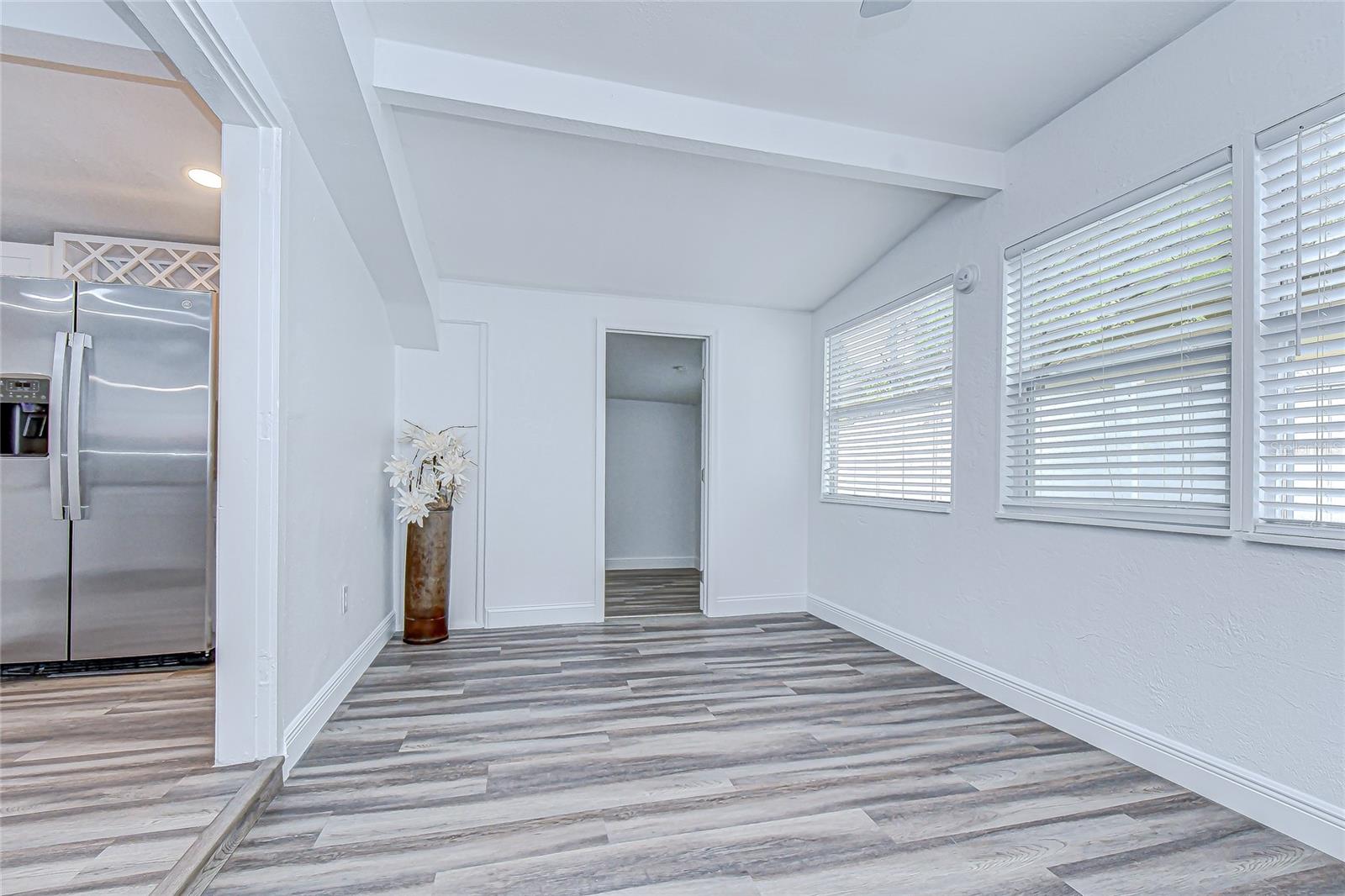 Image 21 of 45 For 645 38th Avenue S