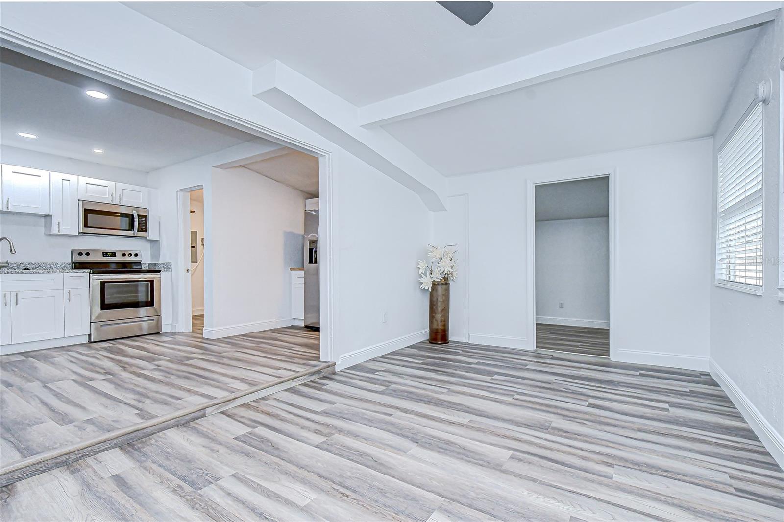 Image 22 of 45 For 645 38th Avenue S