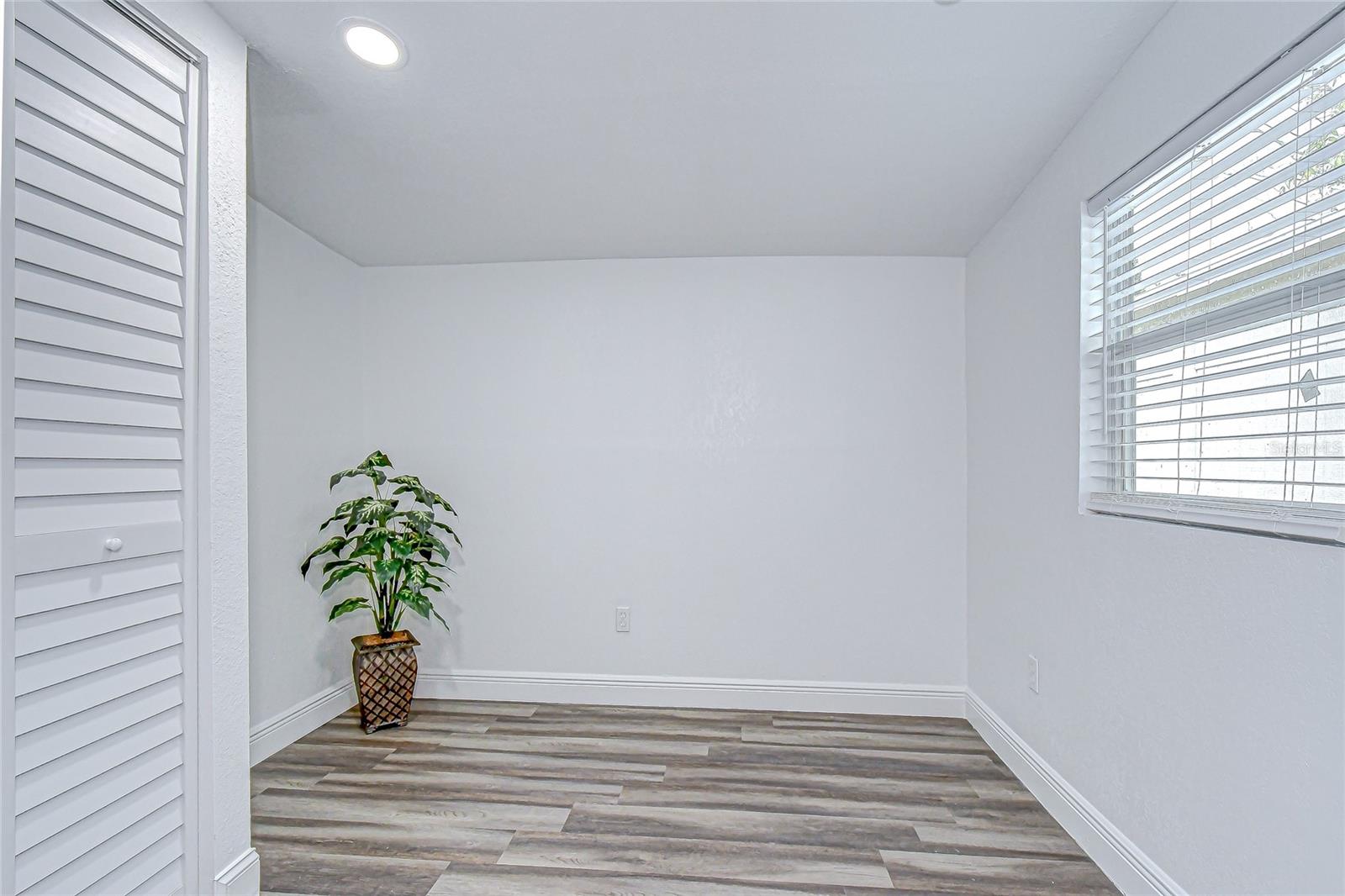 Image 24 of 45 For 645 38th Avenue S