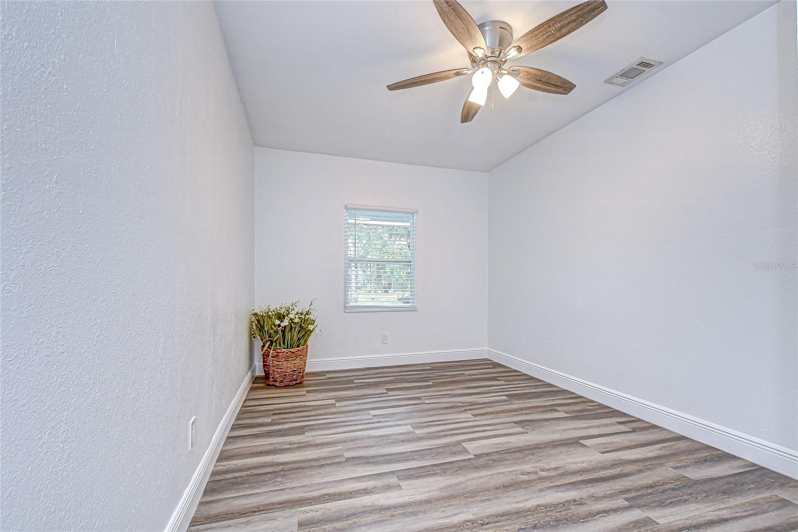 Image 27 of 45 For 645 38th Avenue S