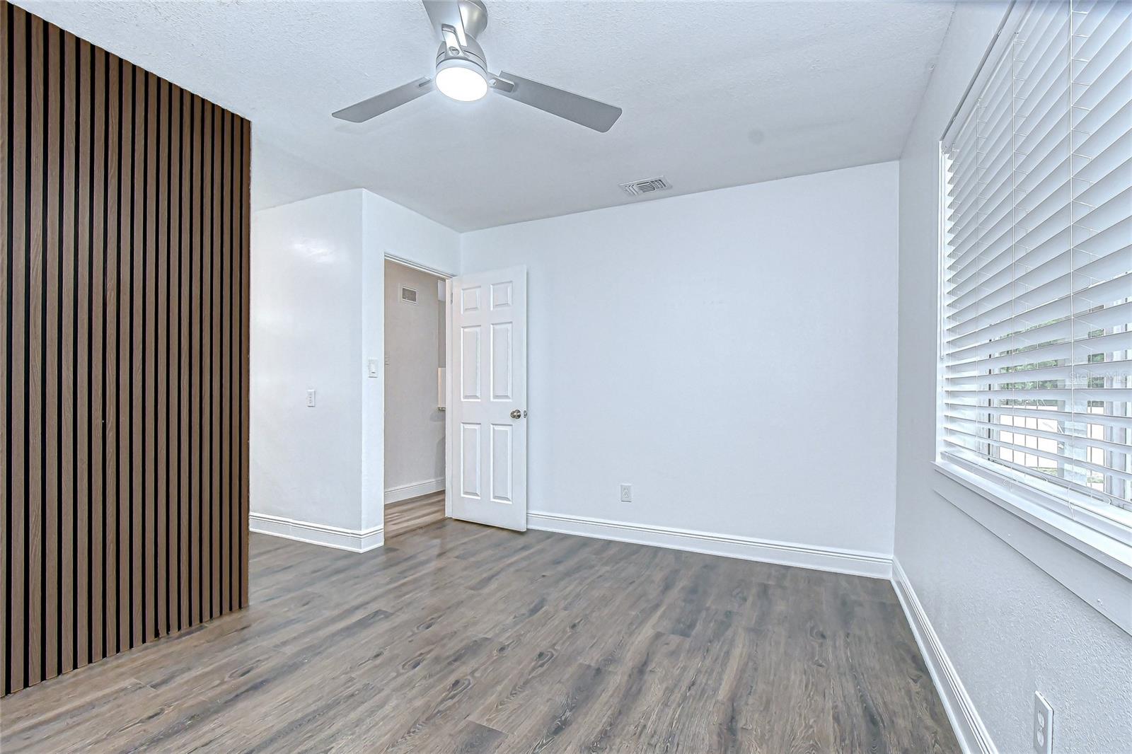 Image 32 of 45 For 645 38th Avenue S