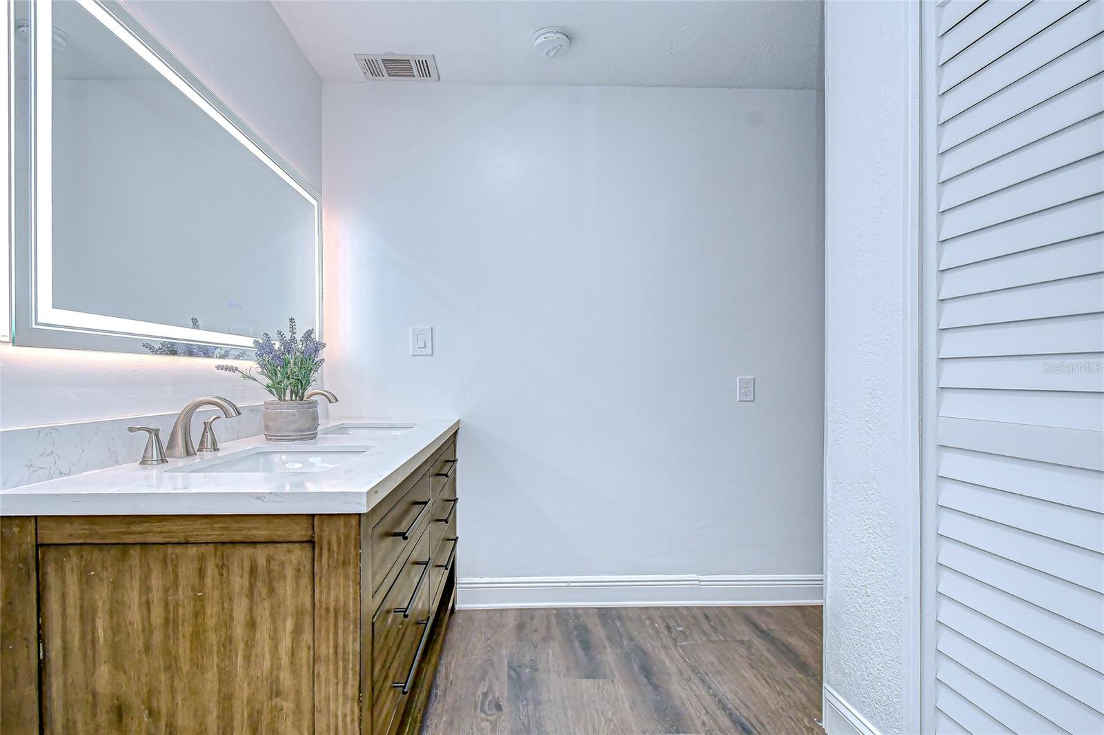 Image 36 of 45 For 645 38th Avenue S