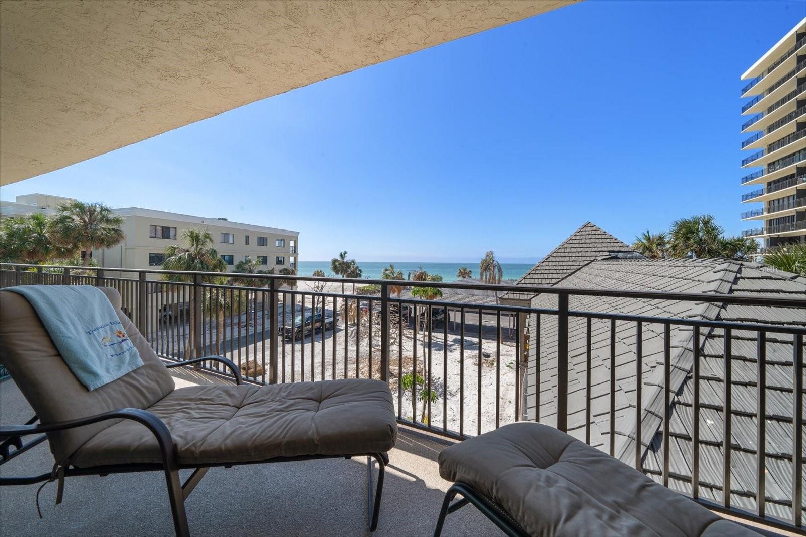 Listing photo id 18 for 7600 Bayshore Drive 204