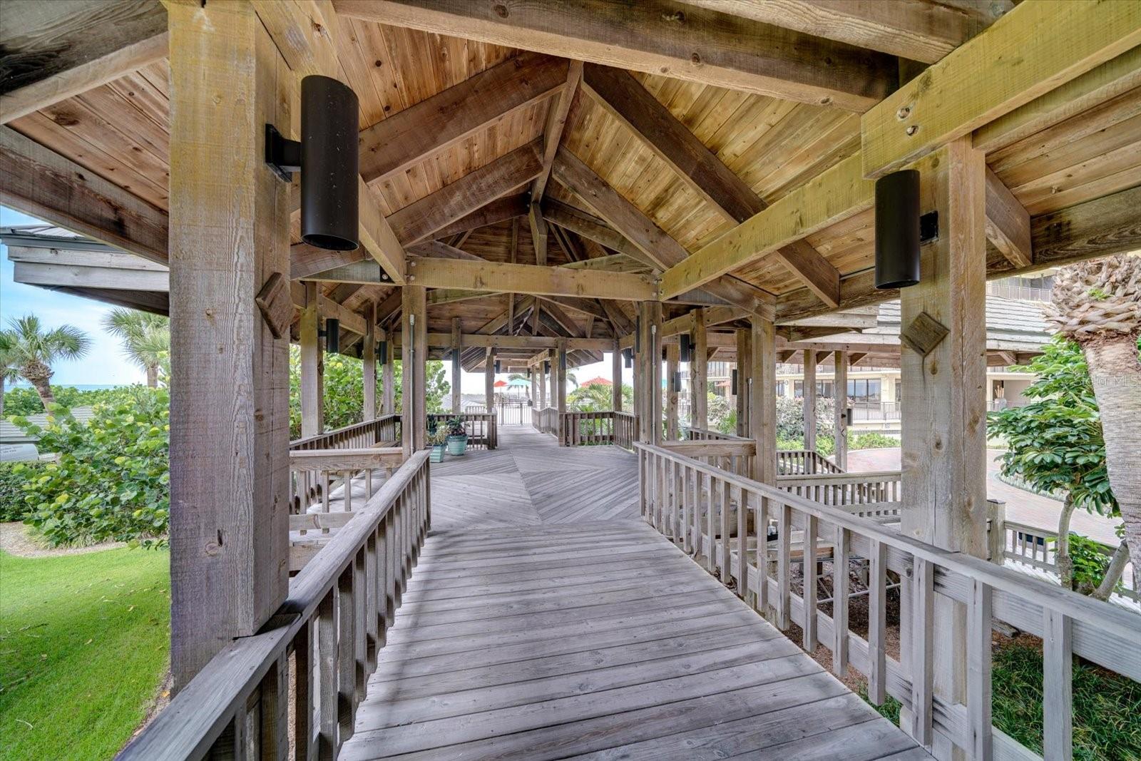 Listing photo id 32 for 7600 Bayshore Drive 204