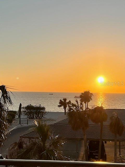 Listing photo id 35 for 7600 Bayshore Drive 204