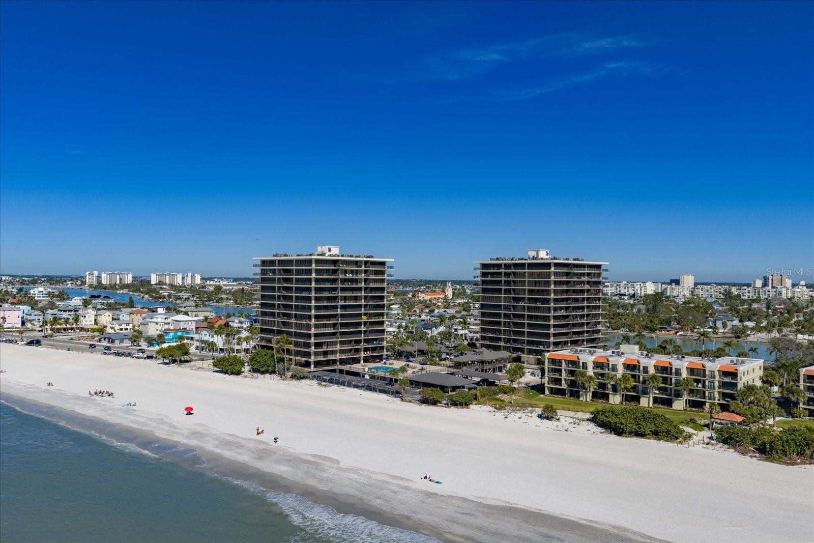 Listing photo id 37 for 7600 Bayshore Drive 204