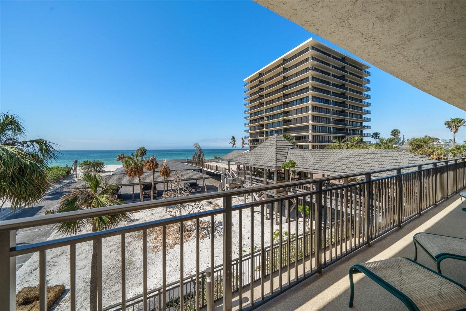 Listing photo id 3 for 7600 Bayshore Drive 204