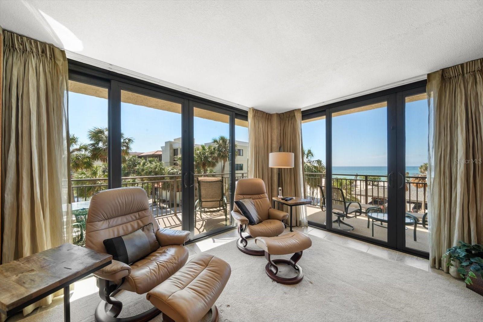 Listing photo id 5 for 7600 Bayshore Drive 204