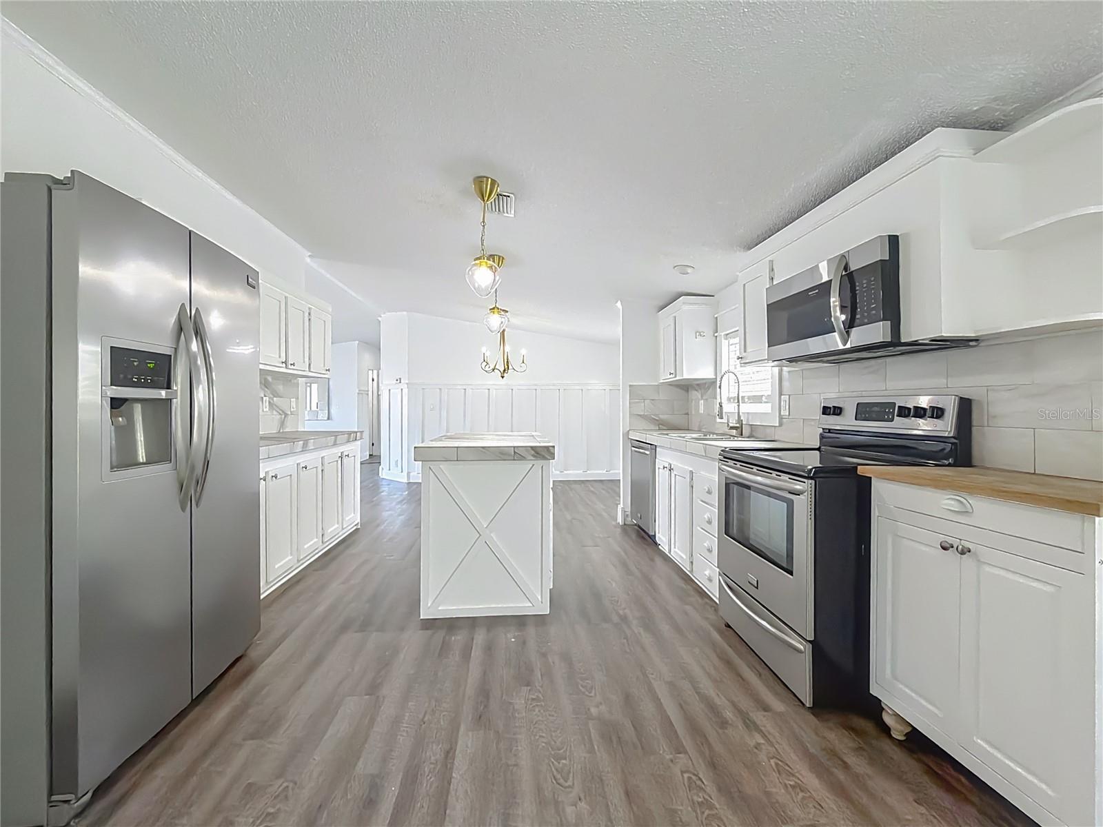 Image 12 of 41 For 15020 104th Court