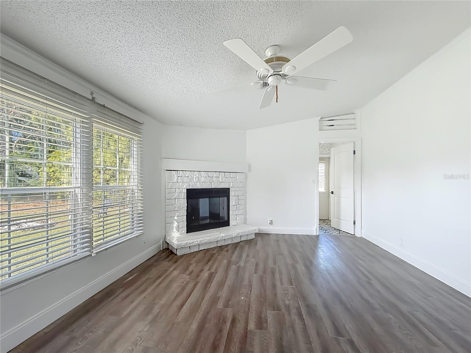 Image 13 of 41 For 15020 104th Court