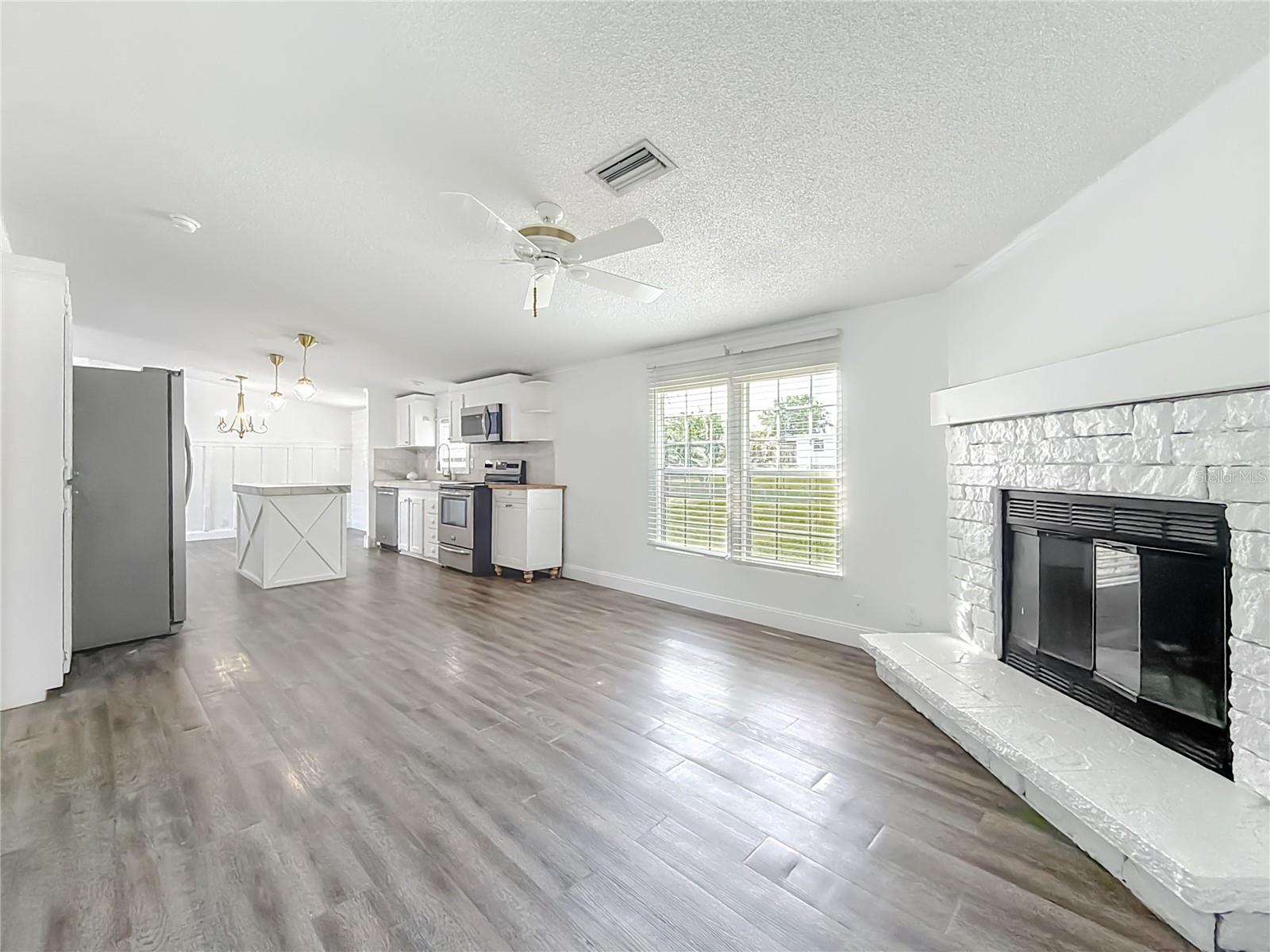 Image 15 of 41 For 15020 104th Court