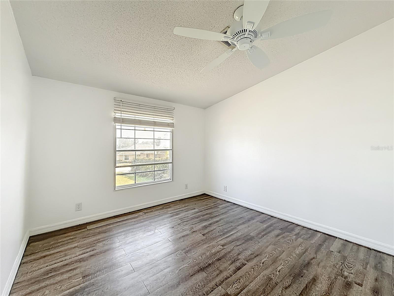 Image 16 of 41 For 15020 104th Court