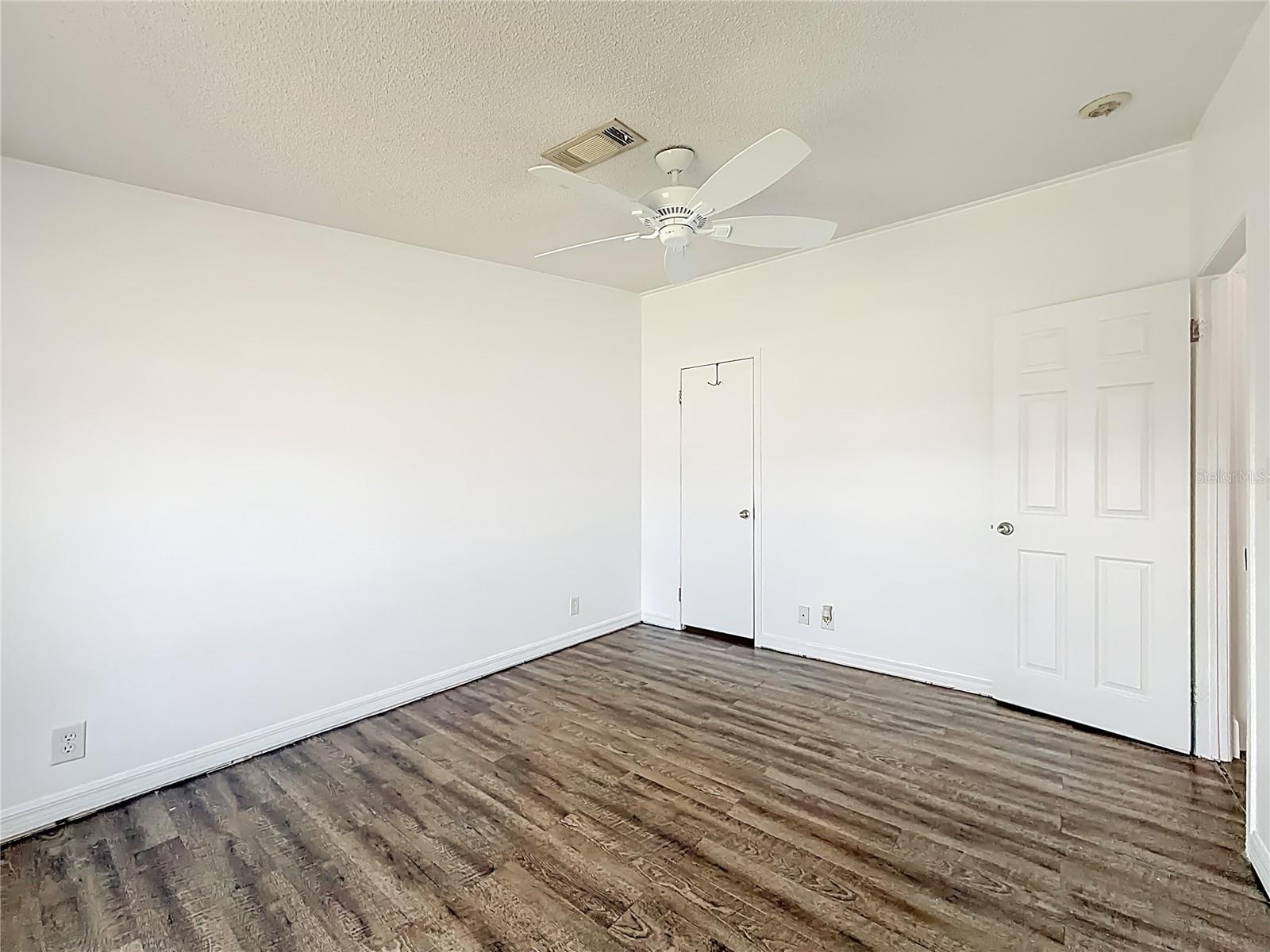 Image 17 of 41 For 15020 104th Court