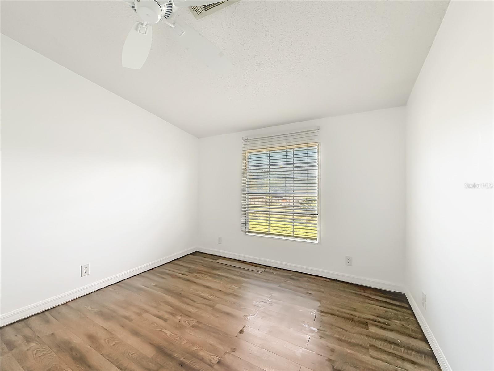 Image 18 of 41 For 15020 104th Court