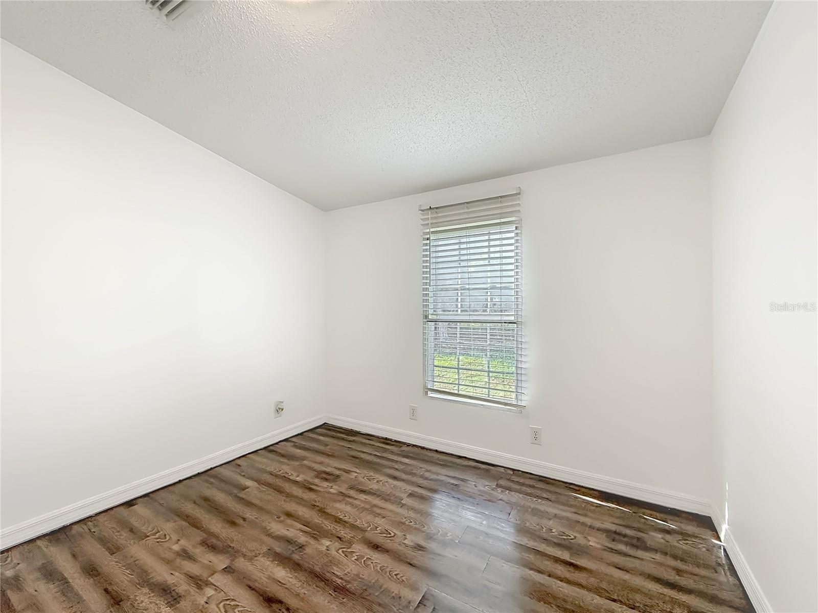 Image 22 of 41 For 15020 104th Court