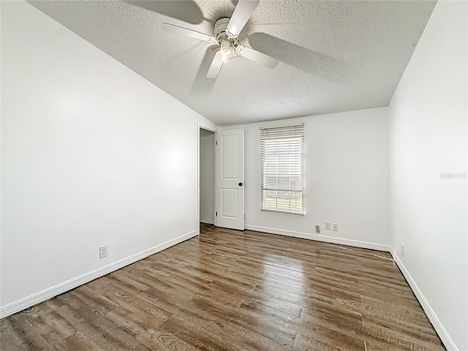 Image 24 of 41 For 15020 104th Court