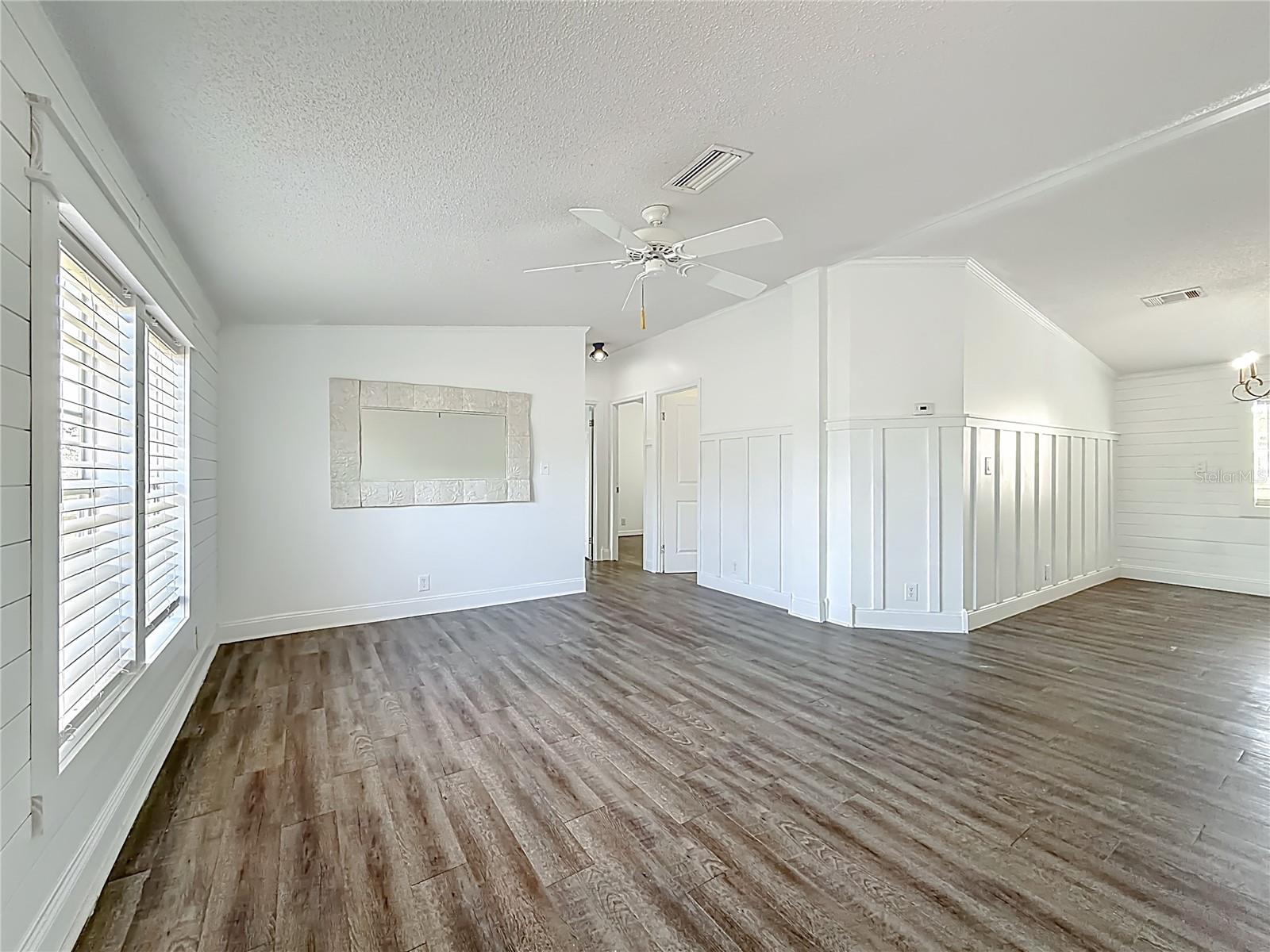 Image 8 of 41 For 15020 104th Court