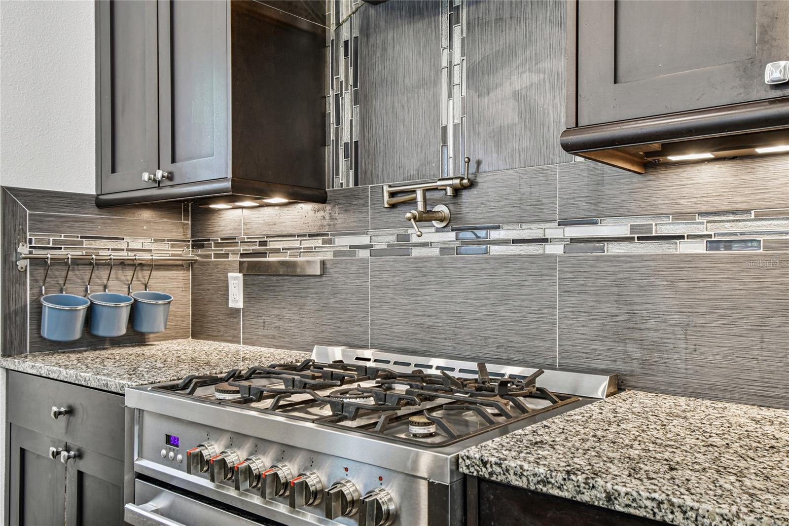 Image 14 of 71 For 10555 Lake Breeze Drive