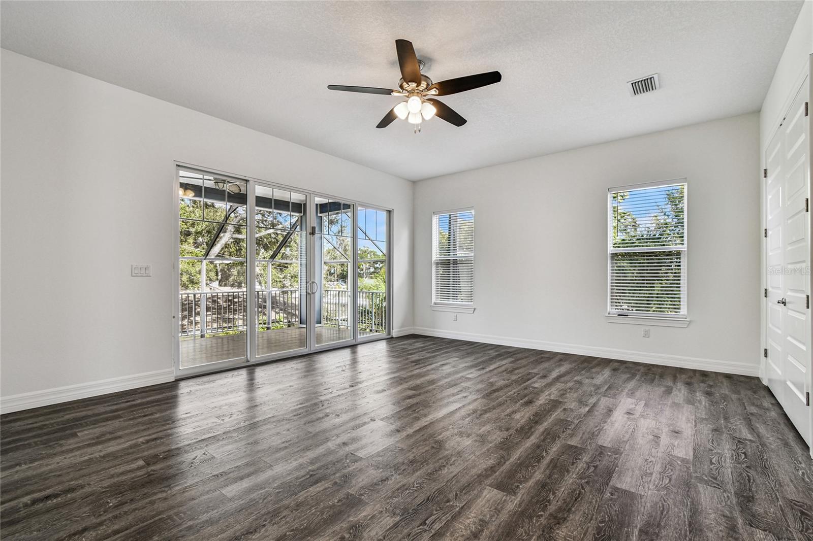 Image 29 of 71 For 10555 Lake Breeze Drive