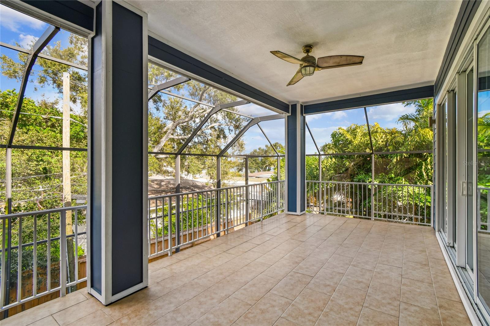 Image 31 of 71 For 10555 Lake Breeze Drive