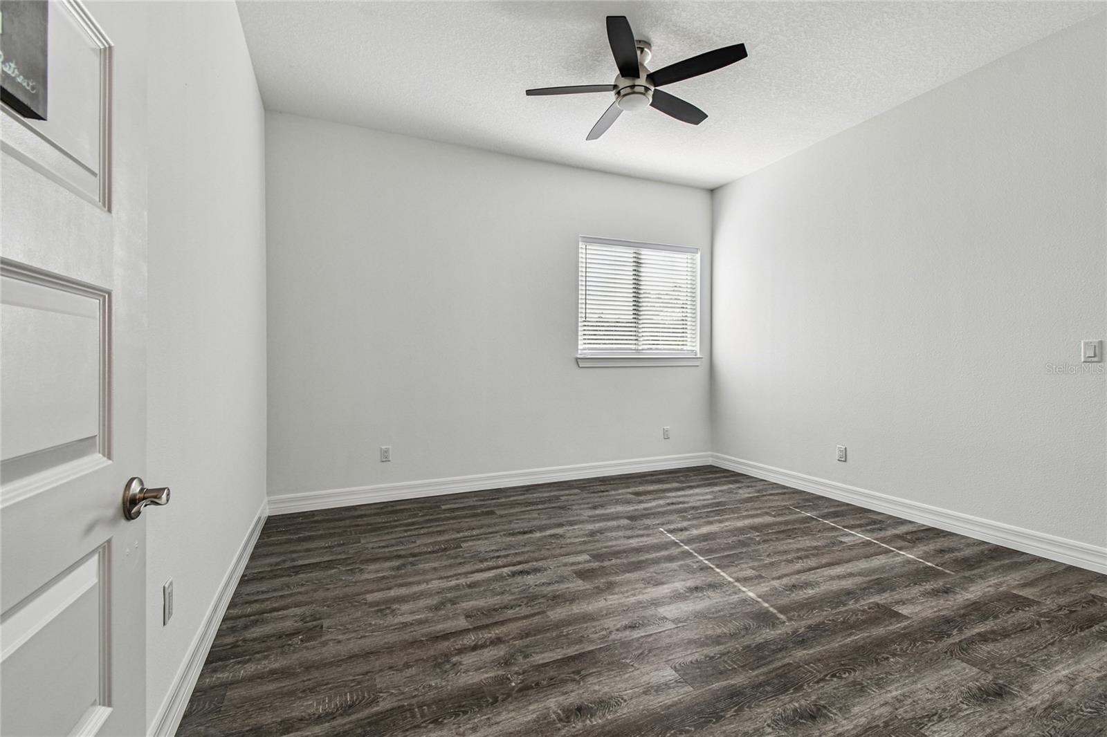 Image 33 of 71 For 10555 Lake Breeze Drive