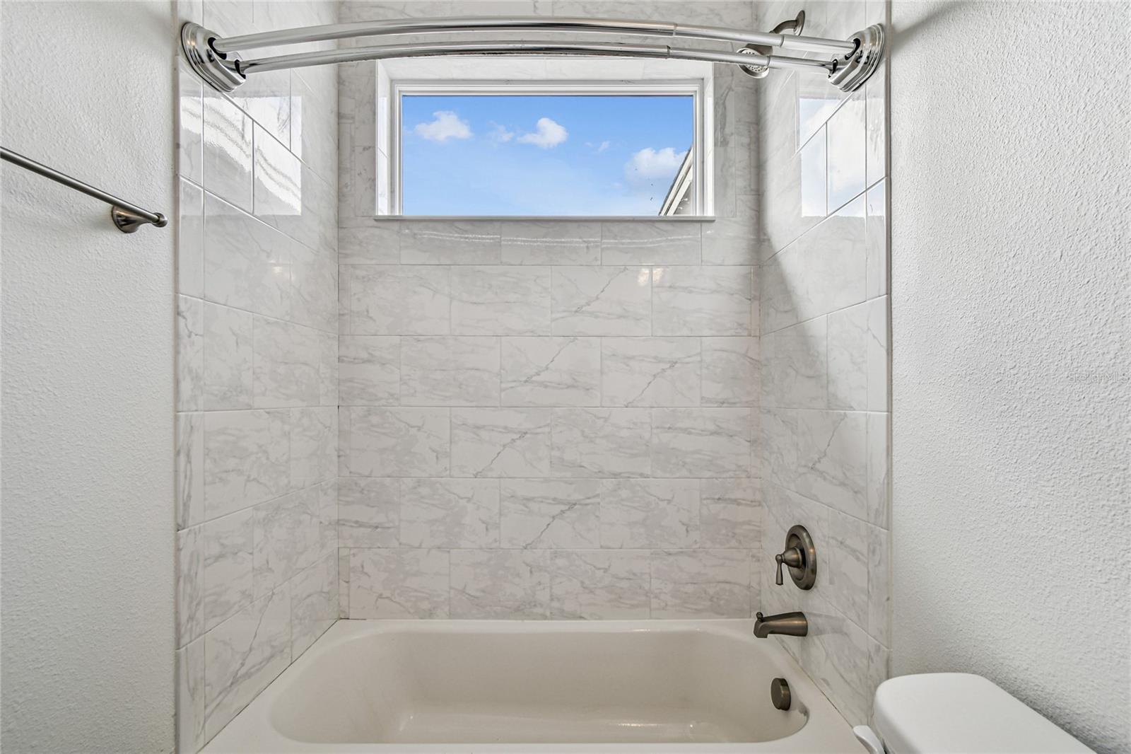 Image 39 of 71 For 10555 Lake Breeze Drive