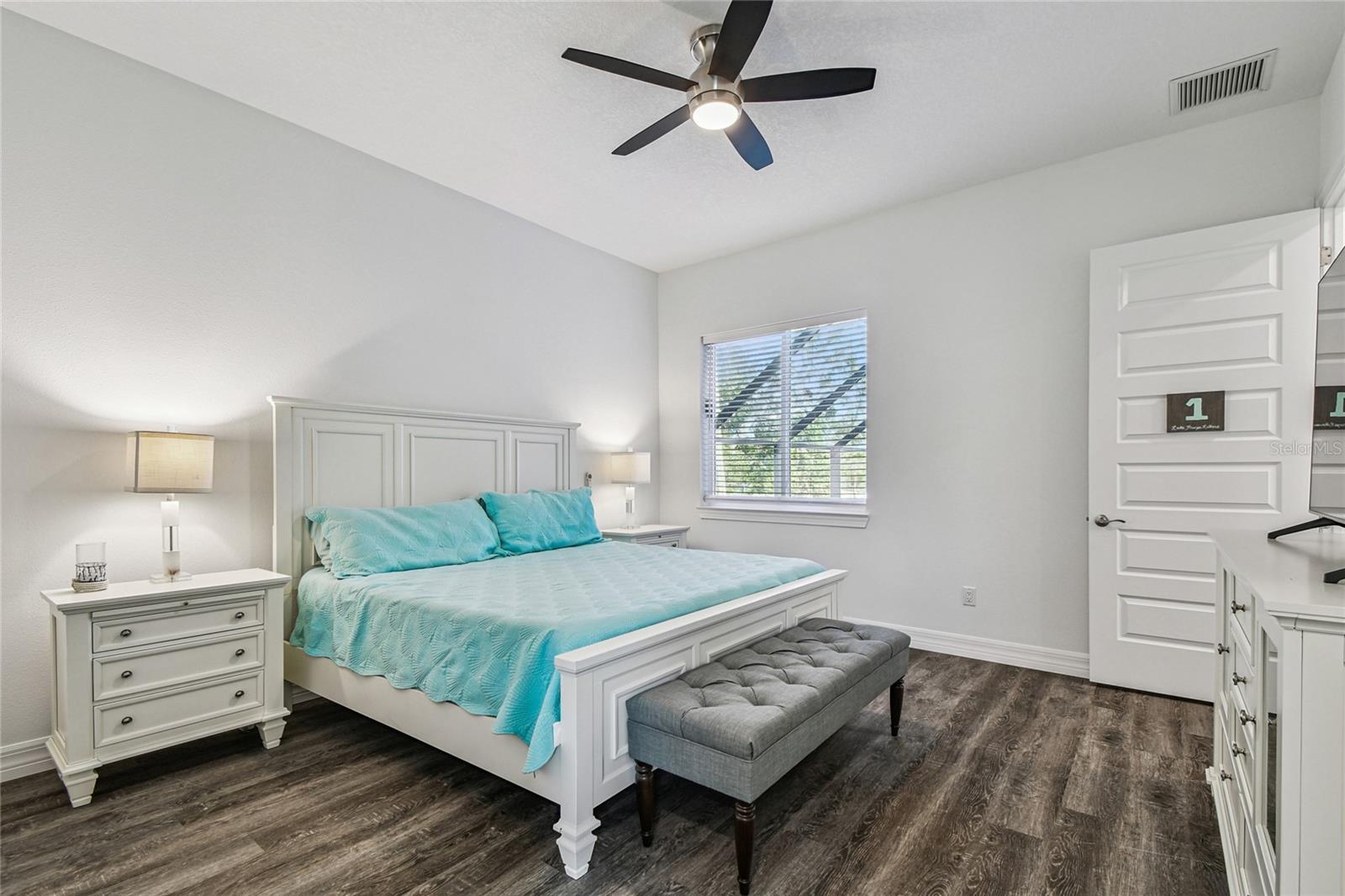 Image 44 of 71 For 10555 Lake Breeze Drive