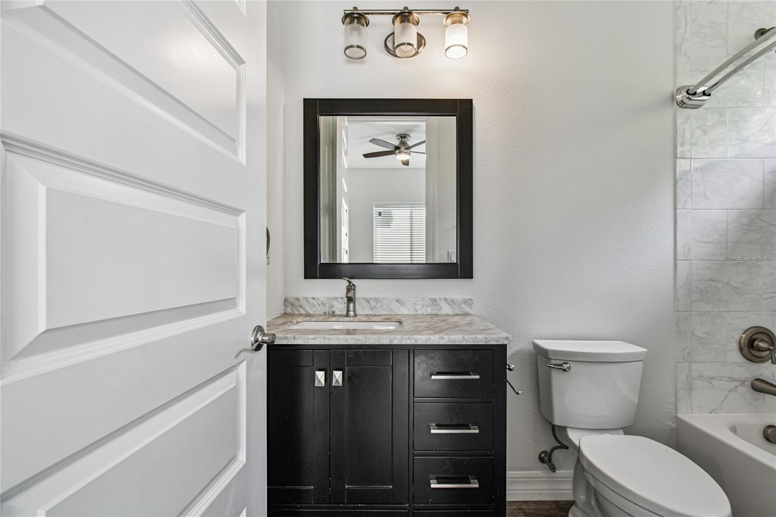 Image 50 of 71 For 10555 Lake Breeze Drive