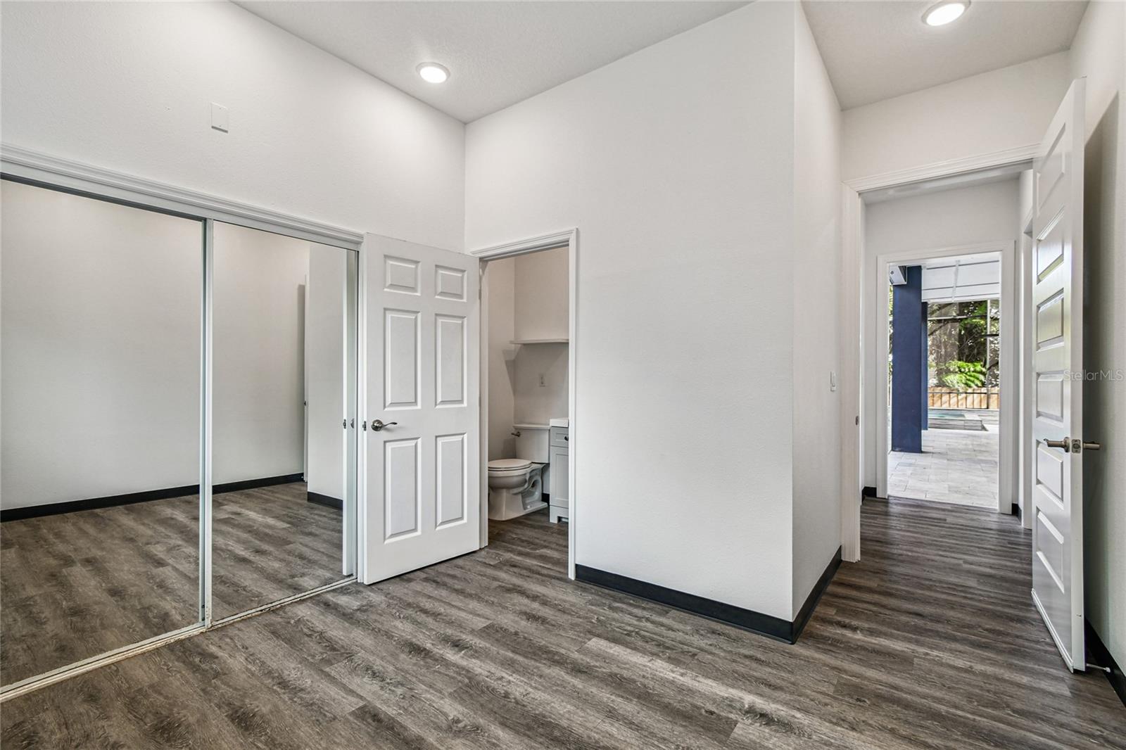 Image 61 of 71 For 10555 Lake Breeze Drive