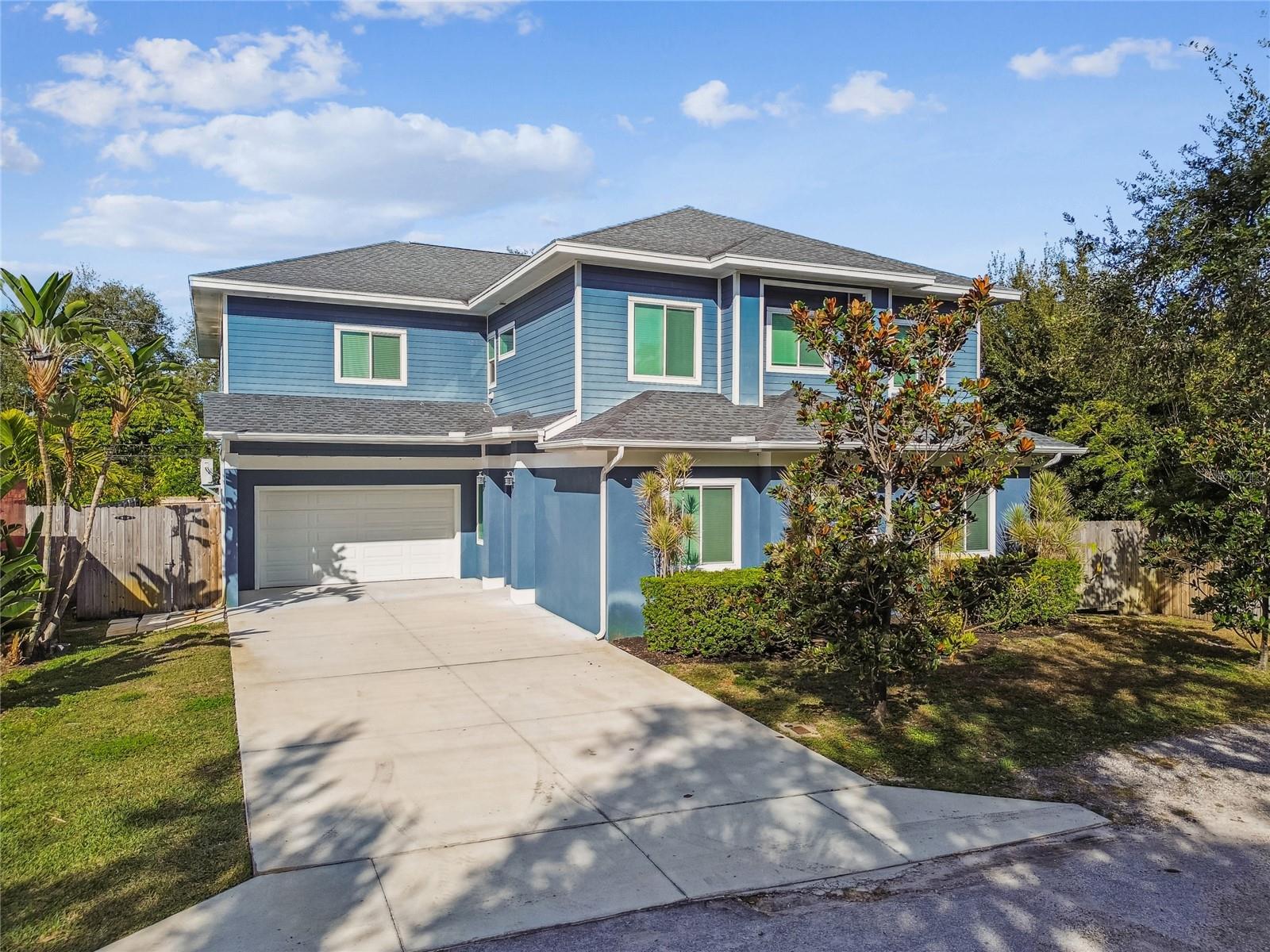 Image 7 of 71 For 10555 Lake Breeze Drive