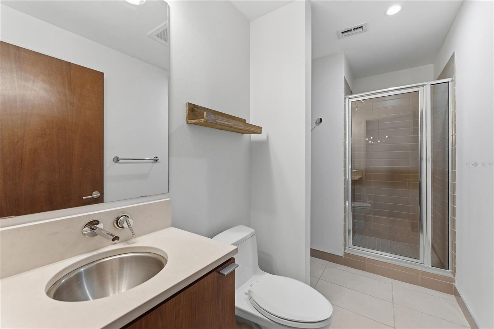 Image 18 of 23 For 912 Channelside Drive 2601