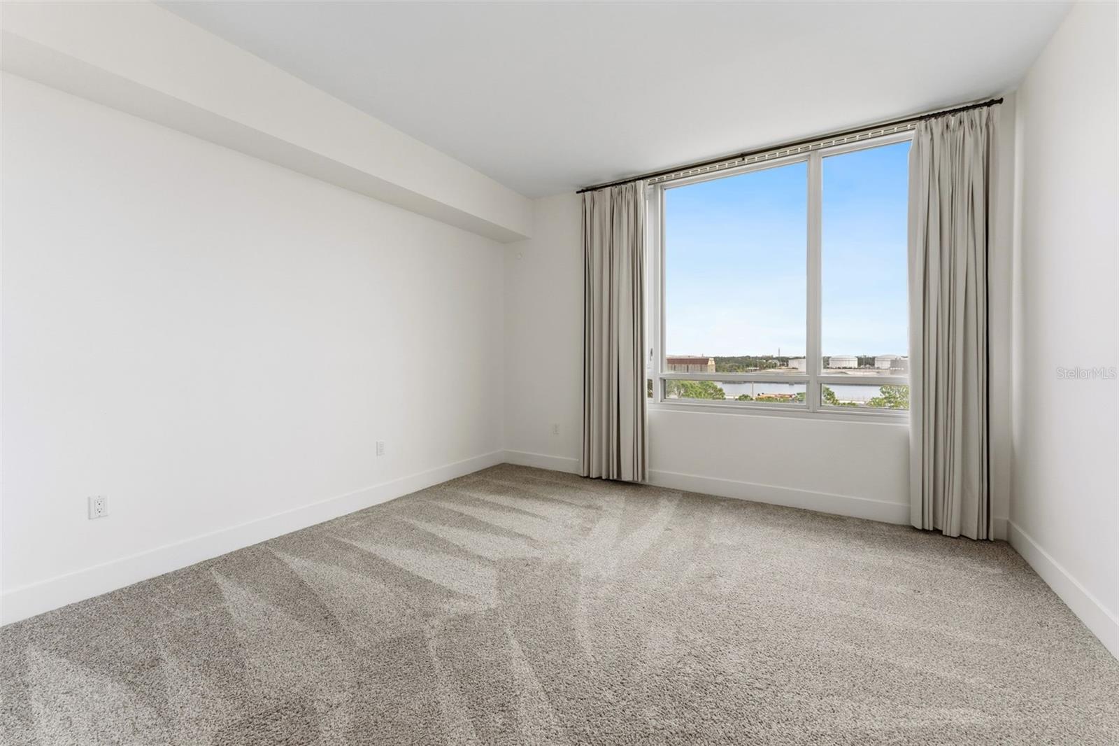 Image 9 of 23 For 912 Channelside Drive 2601