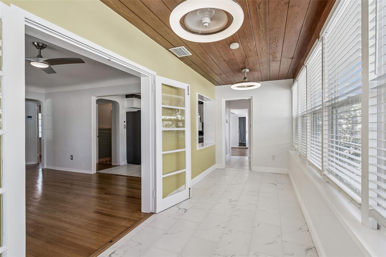 Listing photo id 10 for 1322 48th Avenue N