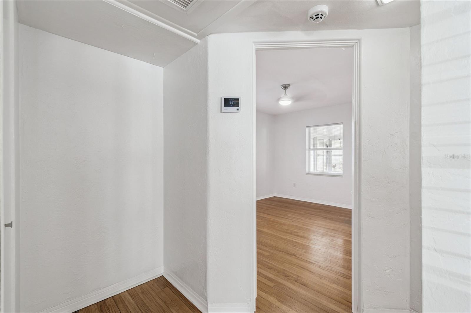 Listing photo id 25 for 1322 48th Avenue N