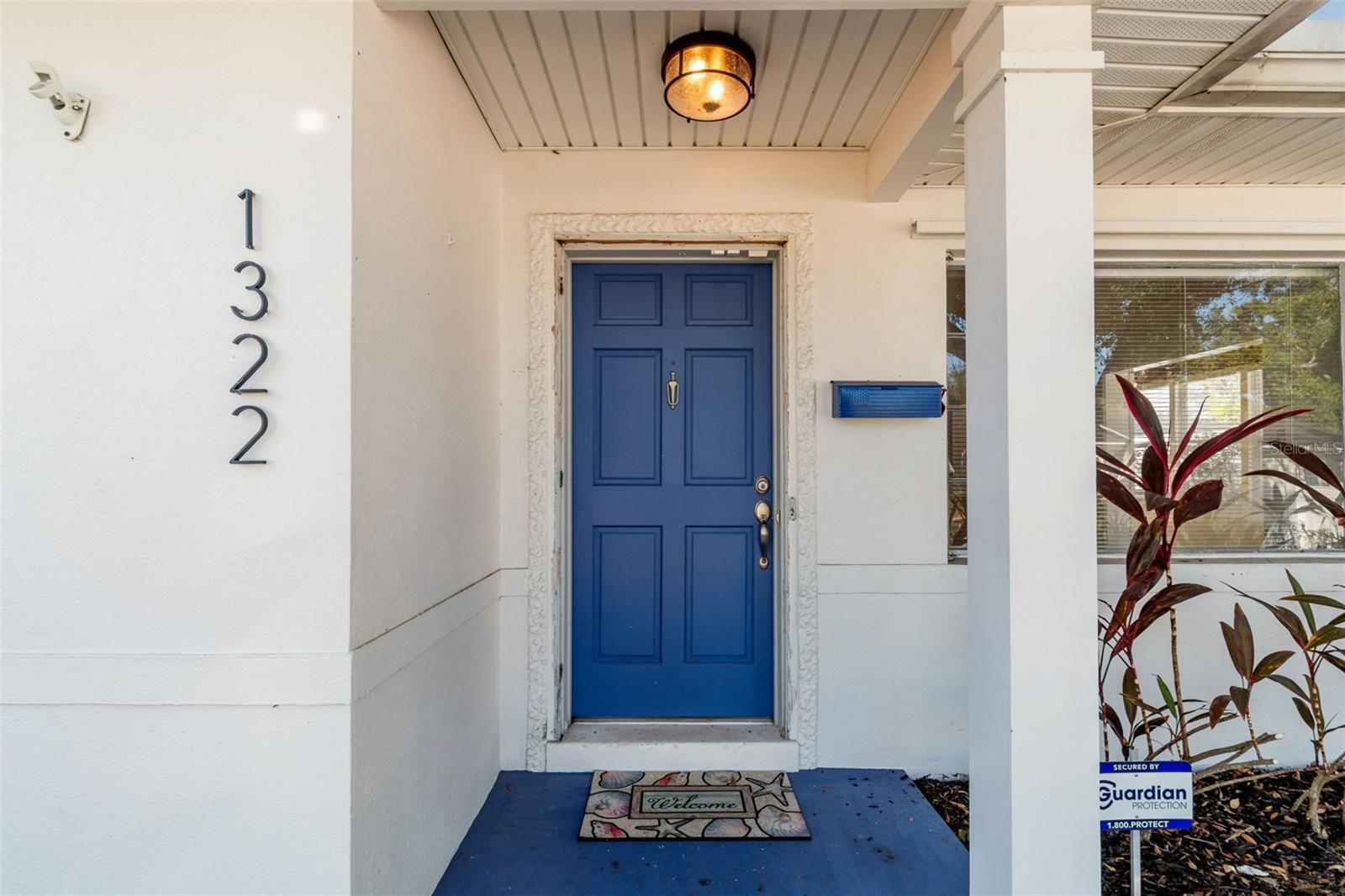 Listing photo id 2 for 1322 48th Avenue N