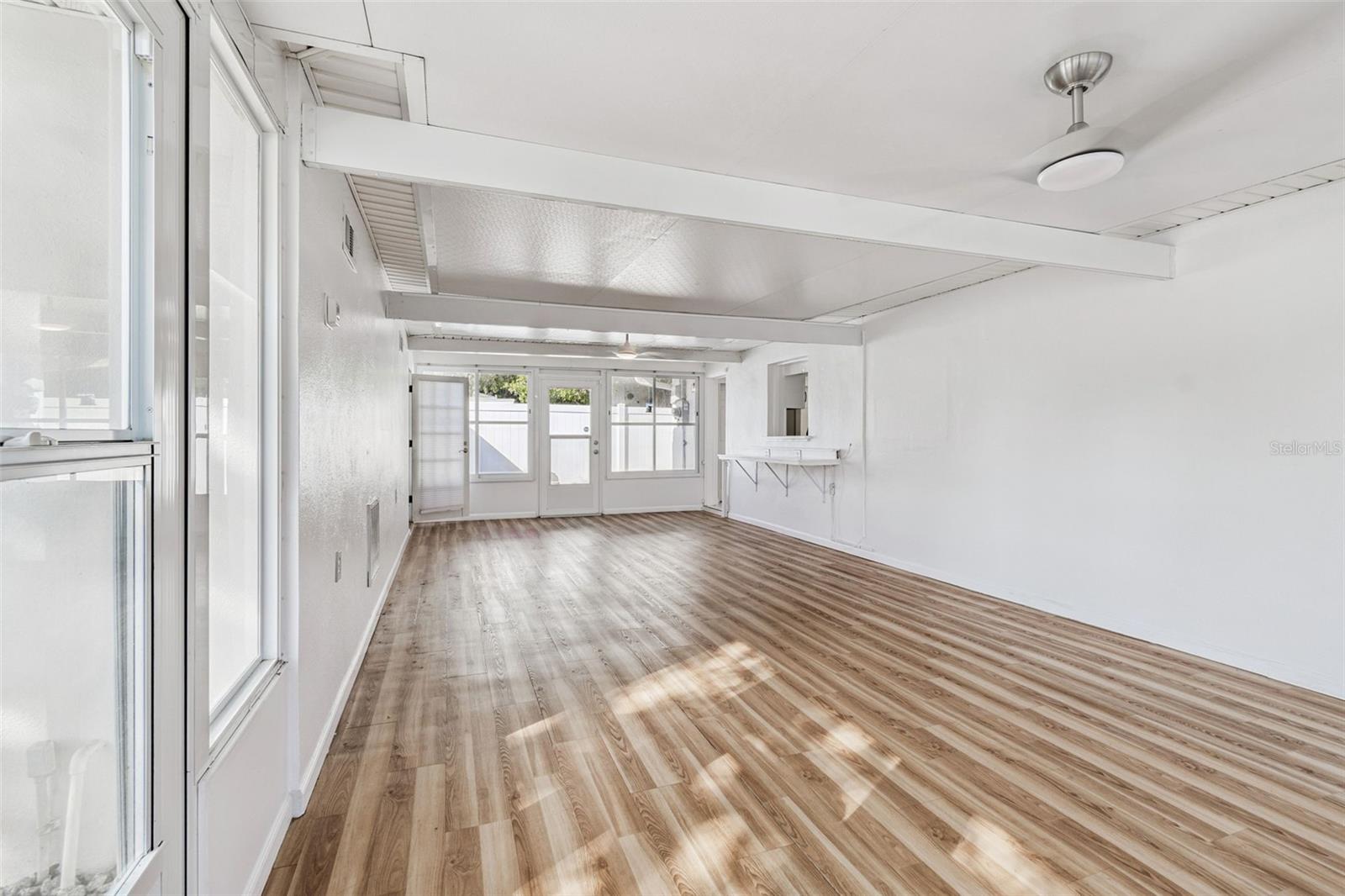 Listing photo id 40 for 1322 48th Avenue N