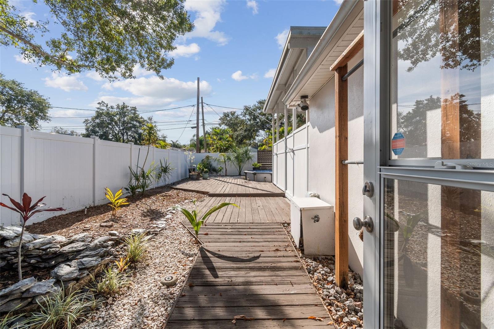 Listing photo id 48 for 1322 48th Avenue N