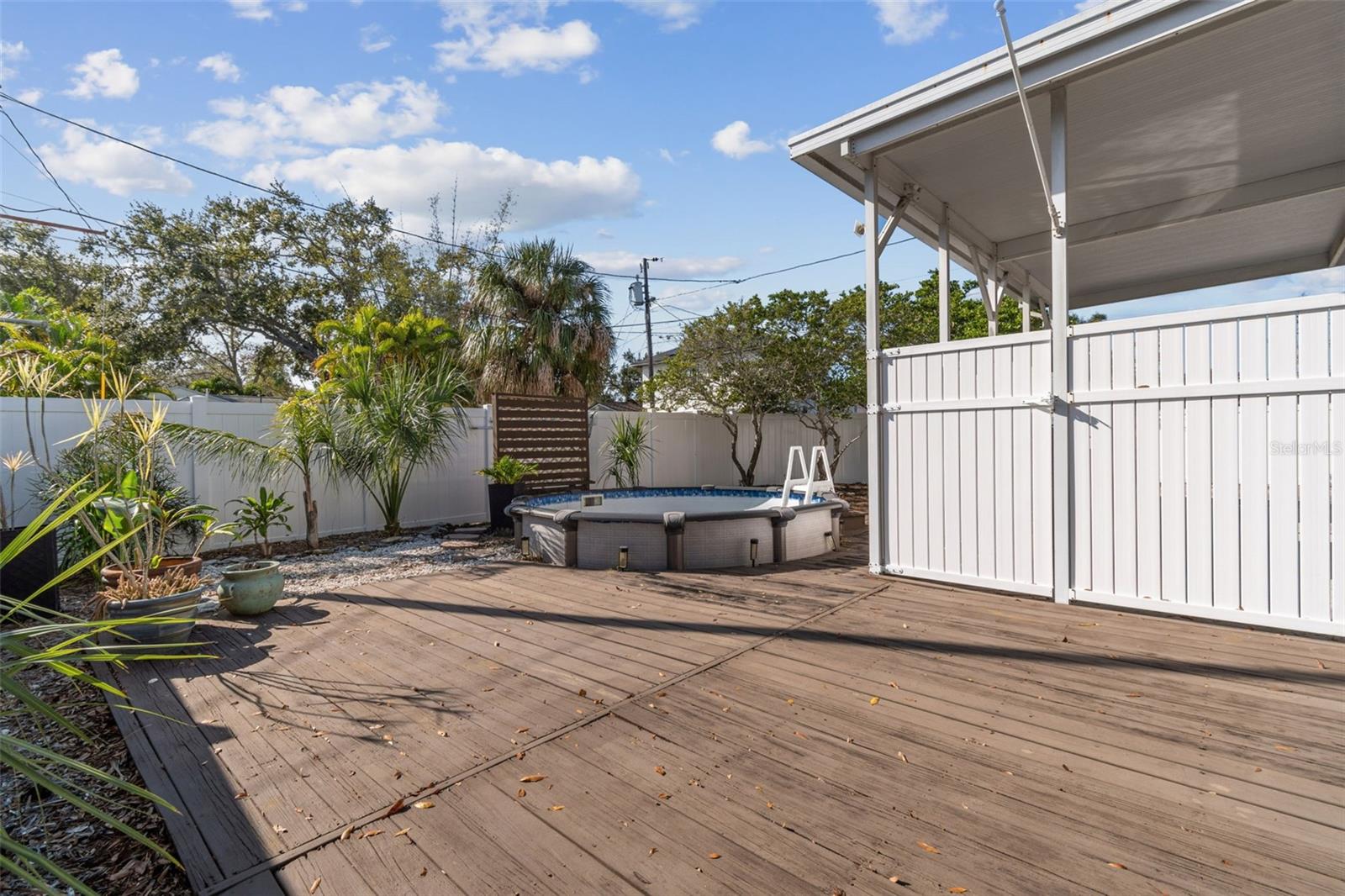 Listing photo id 52 for 1322 48th Avenue N