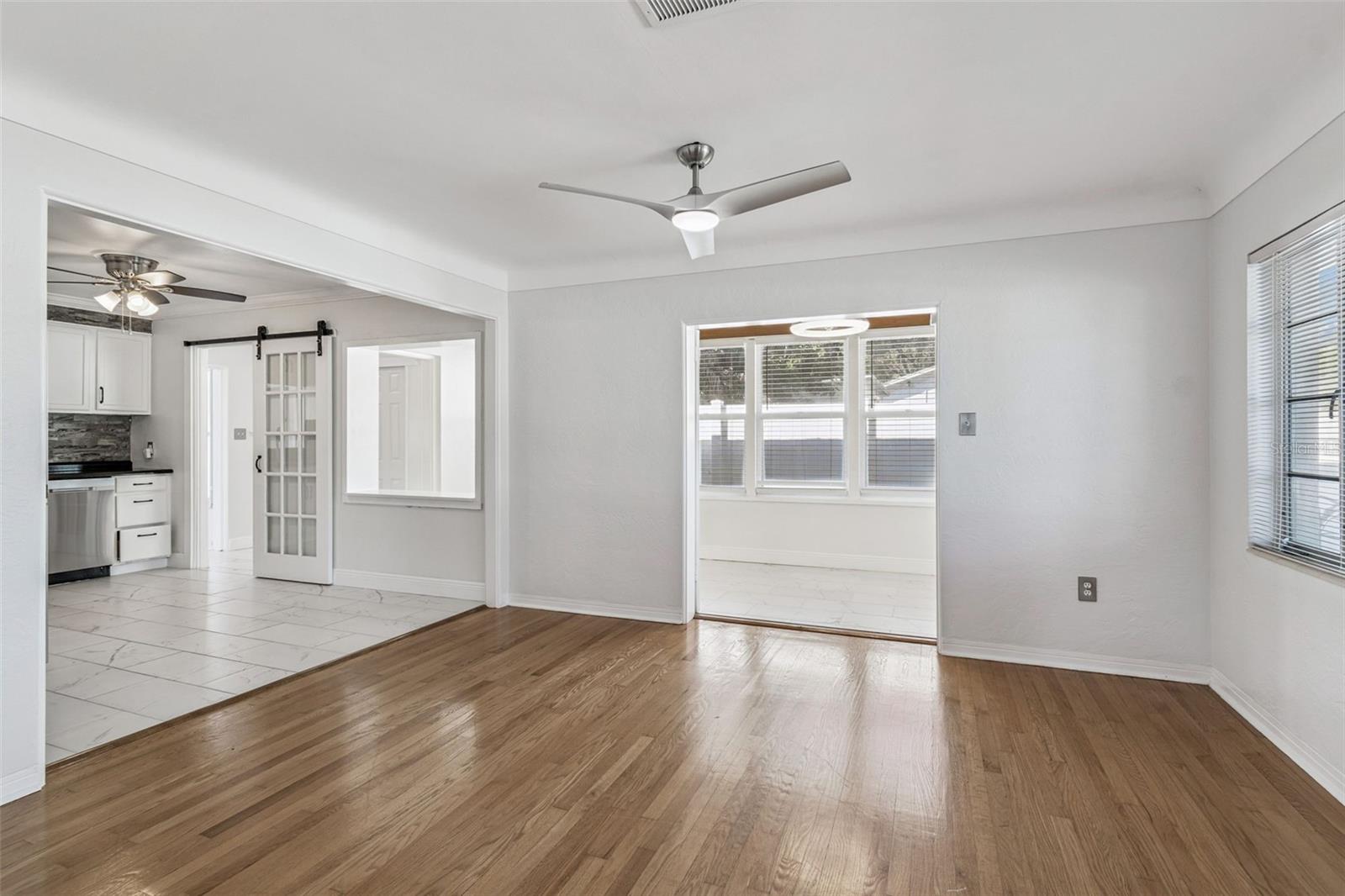 Listing photo id 4 for 1322 48th Avenue N