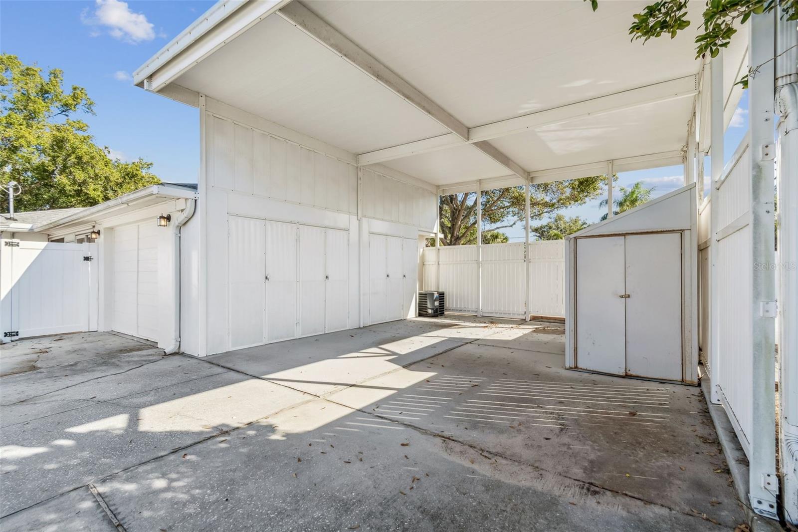 Listing photo id 58 for 1322 48th Avenue N