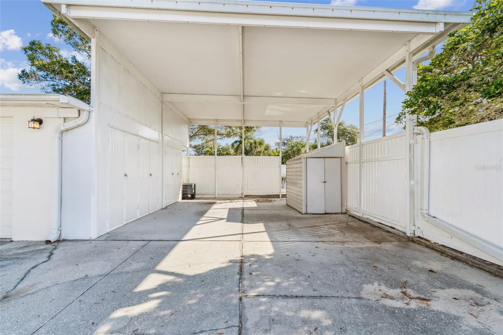 Listing photo id 59 for 1322 48th Avenue N