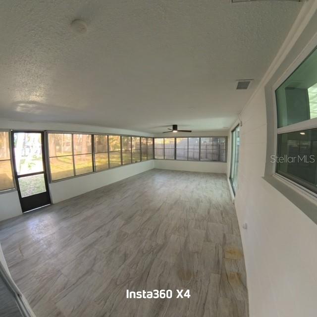 Listing photo id 9 for 1649 Dakota Avenue Ne