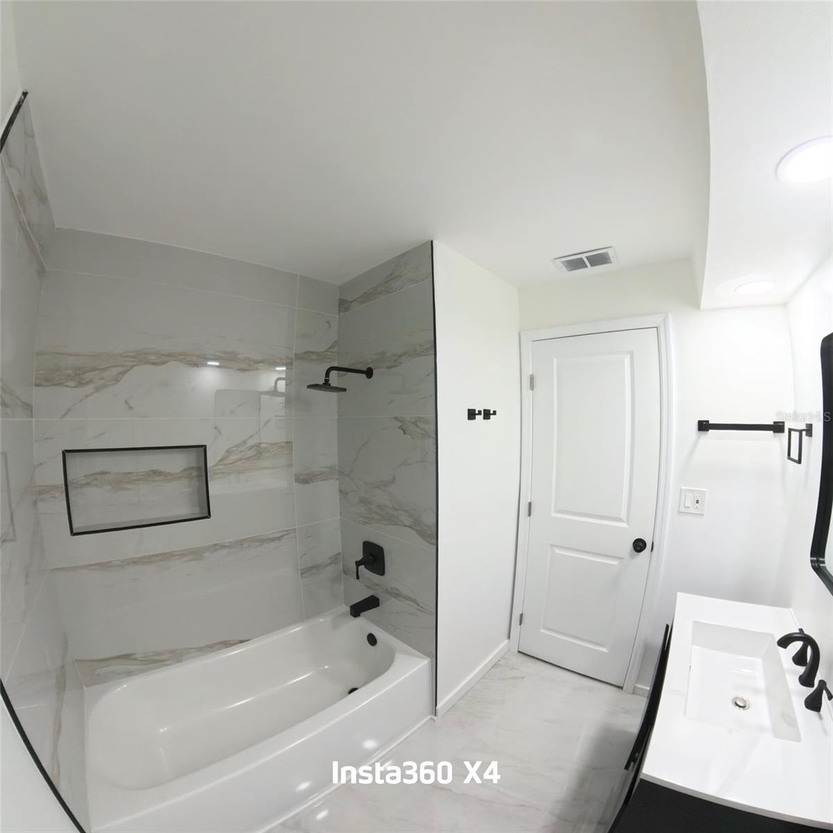 Listing photo id 6 for 1649 Dakota Avenue Ne