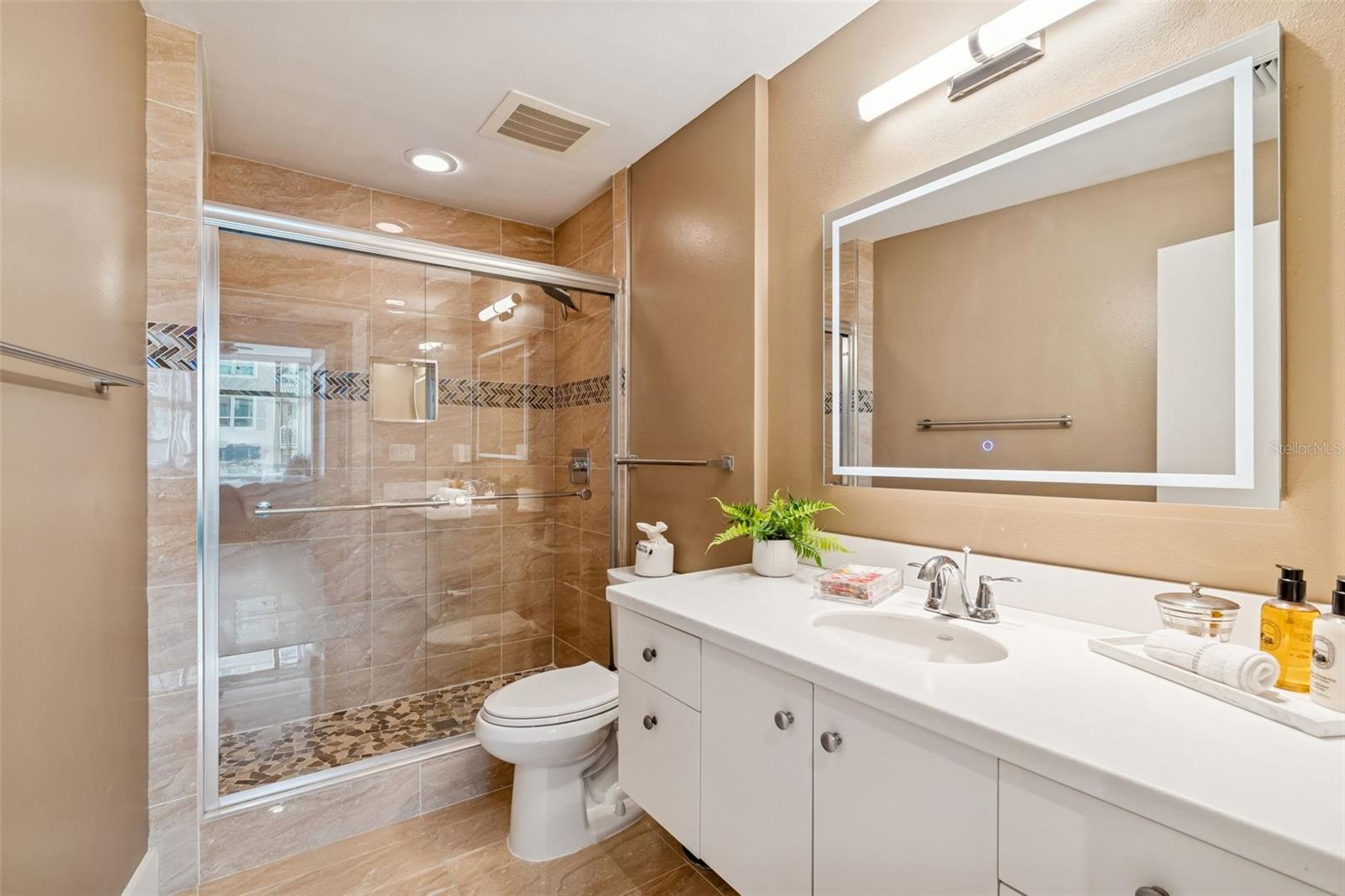 Image 15 of 40 For 1120 Kennedy Boulevard 312