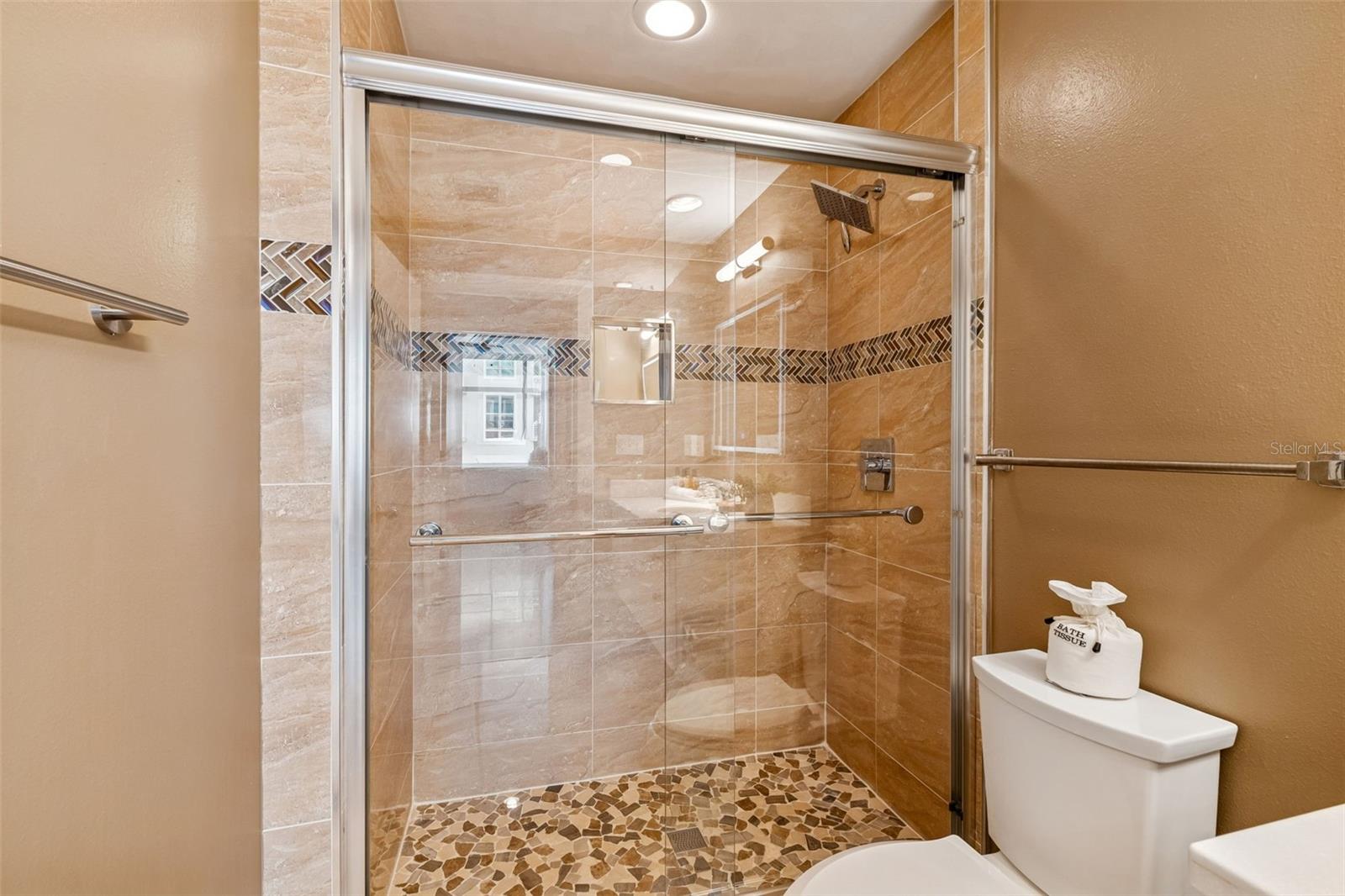 Image 16 of 40 For 1120 Kennedy Boulevard 312