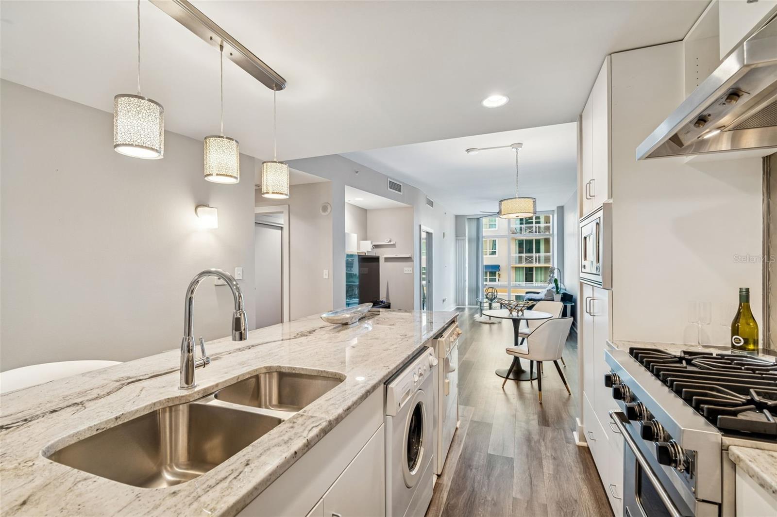 Image 4 of 40 For 1120 Kennedy Boulevard 312