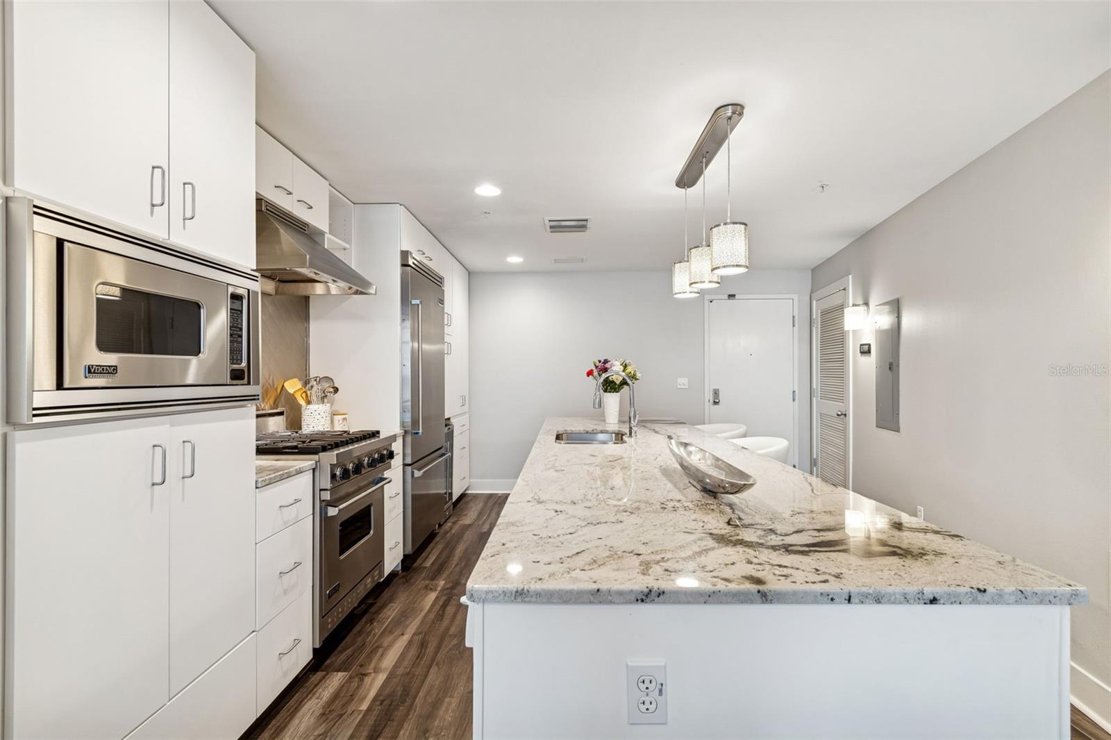 Image 5 of 40 For 1120 Kennedy Boulevard 312