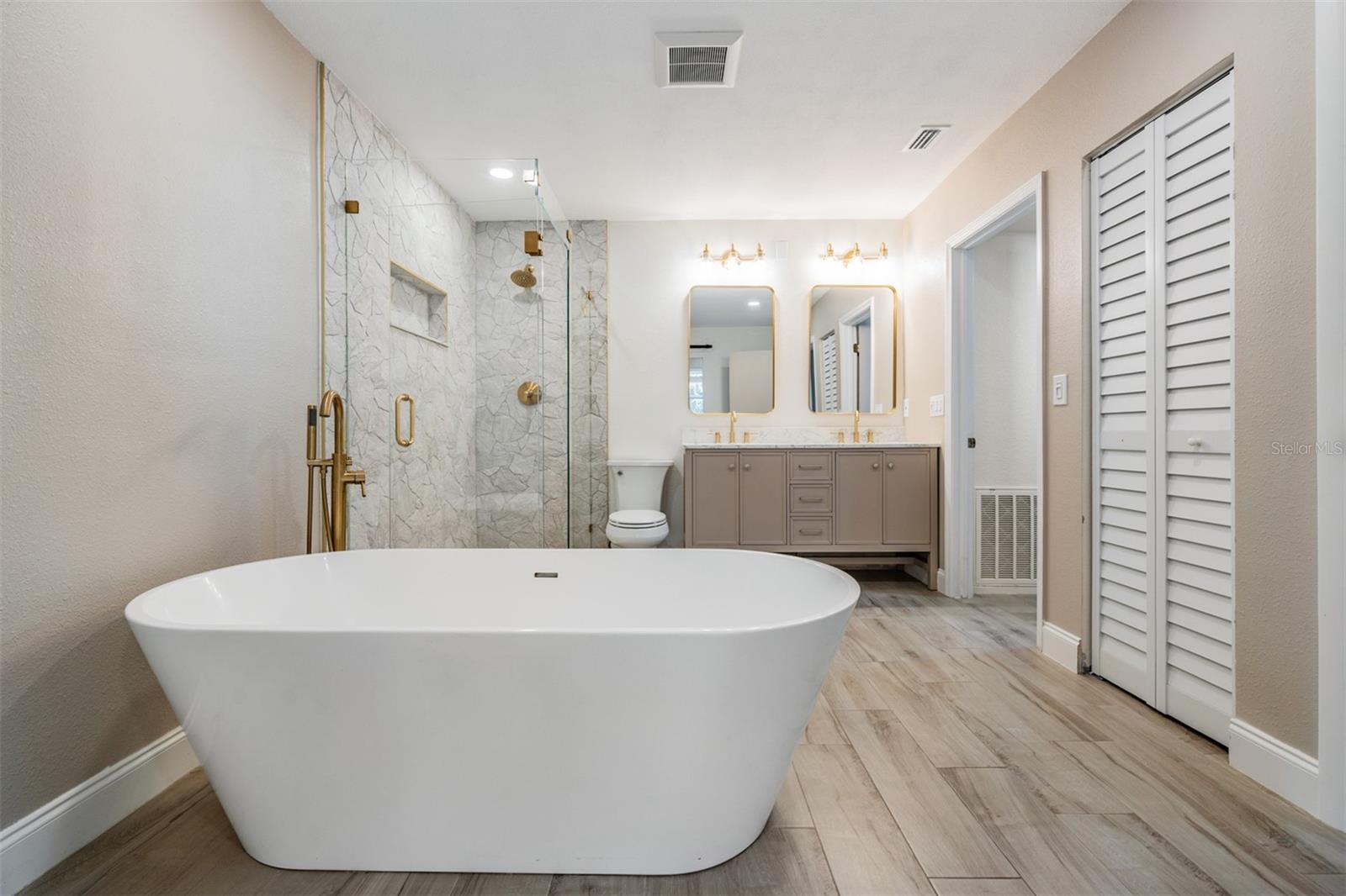 Image 23 of 49 For 11715 59th Way N