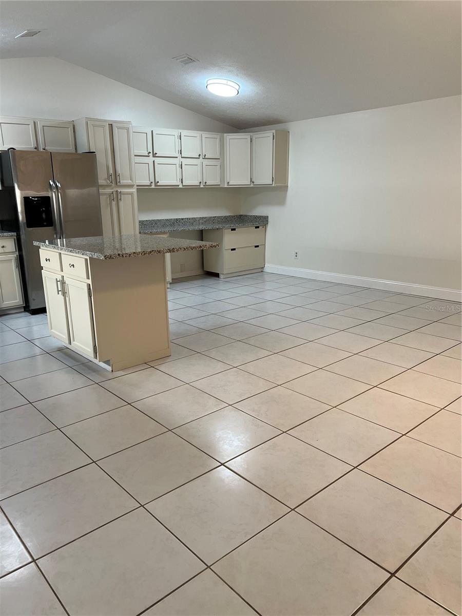 Image 5 of 15 For 16039 Grass Lake Dr