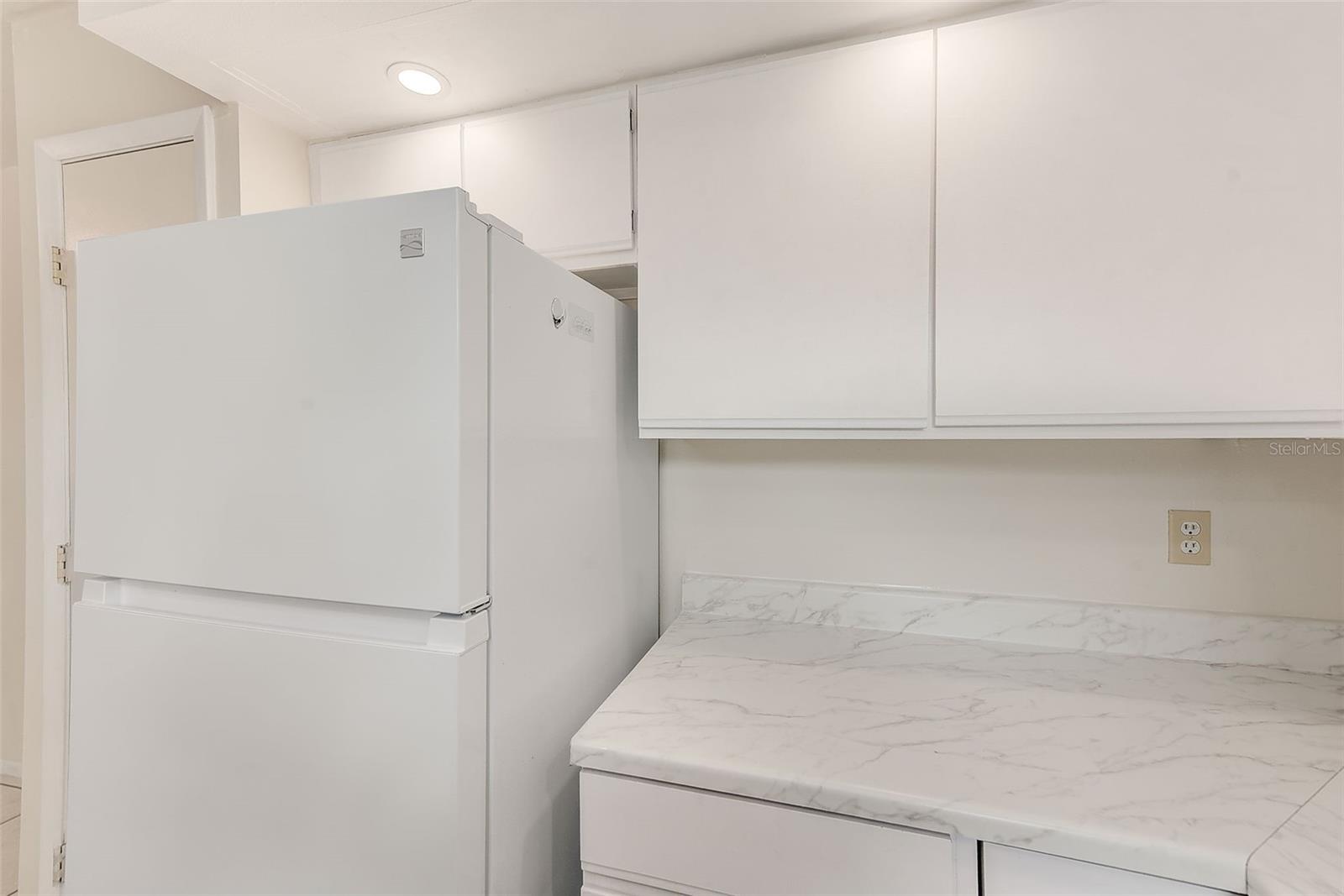 Image 18 of 56 For 1723 Hampton Lane 406